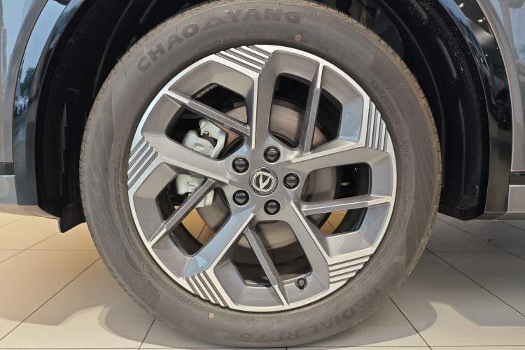 Used CHANGAN CS75 PLUS 2025 4th Generation 1.5T New Blue Whale Smart Luxury Edition Exterior 8