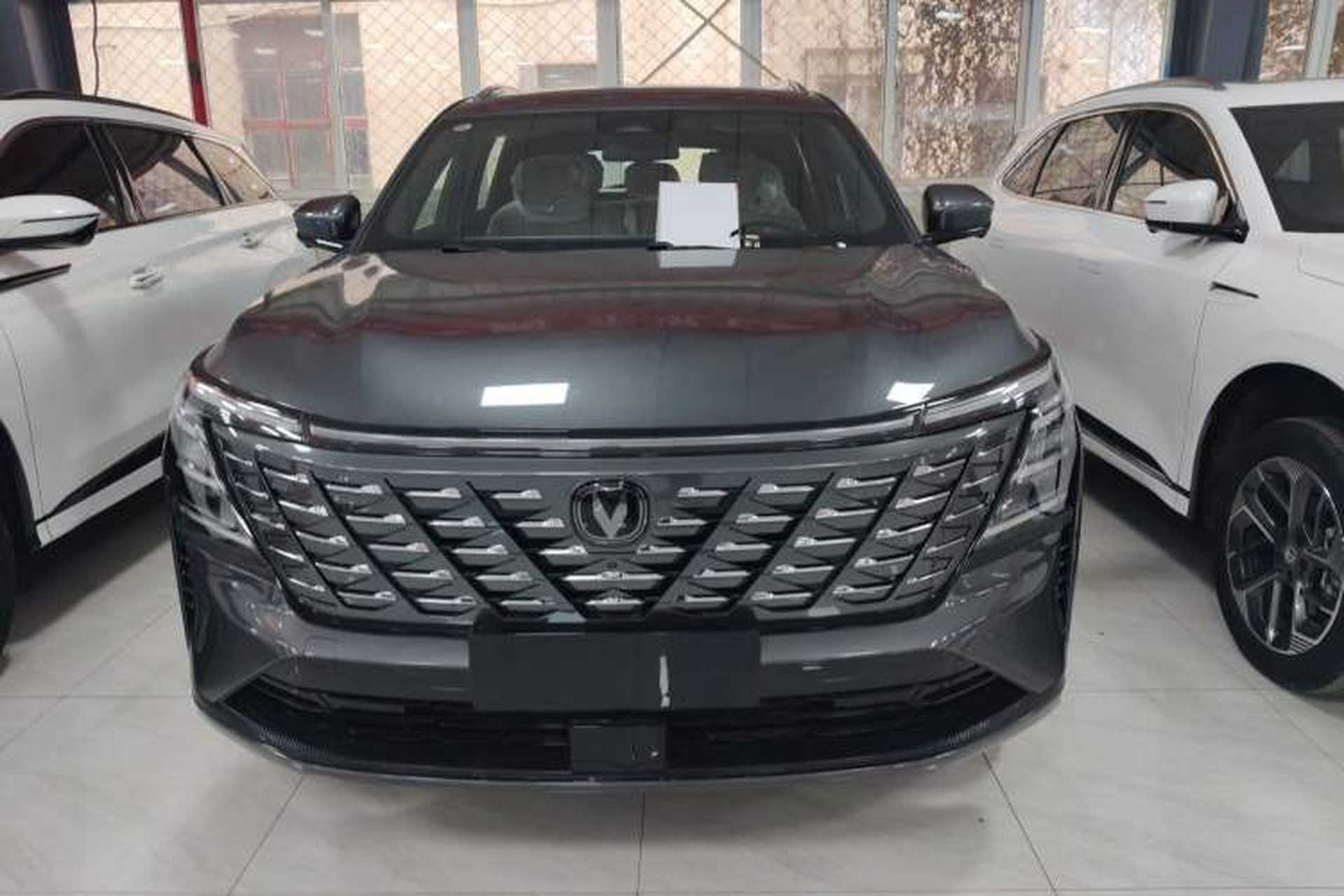 Used CHANGAN CS75 PLUS 2025 4th Generation 1.5T New Blue Whale Smart Luxury Edition Front