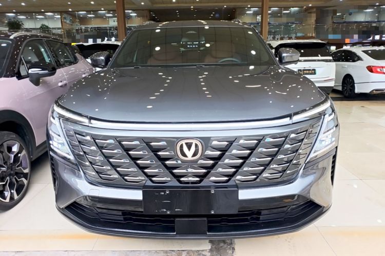 Used CHANGAN CS75 PLUS 2025 Model, 4th Generation 1.5T New Blue Whale Smart Excellence Version Front