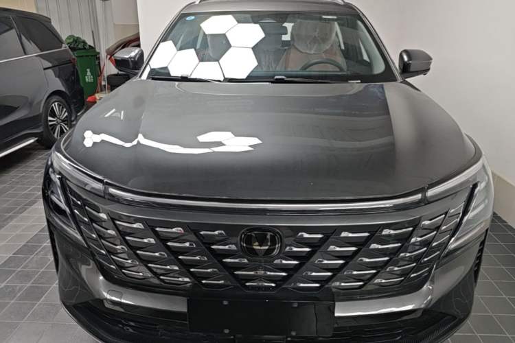 Used CHANGAN CS75 PLUS 2025 4th Generation 1.5T New Blue Whale Smart Luxury Edition Front
