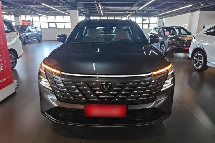 Used CHANGAN CS75 PLUS 2025 4th Generation 1.5T New Blue Whale Smart Flagship Version Front