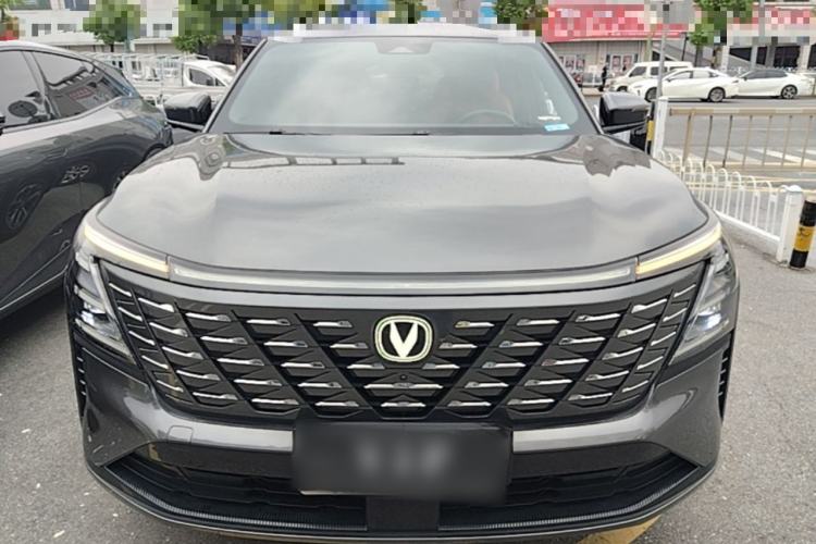 Used CHANGAN CS75 PLUS 2025 4th Generation 1.5T New Blue Whale Smart Luxury Edition Front