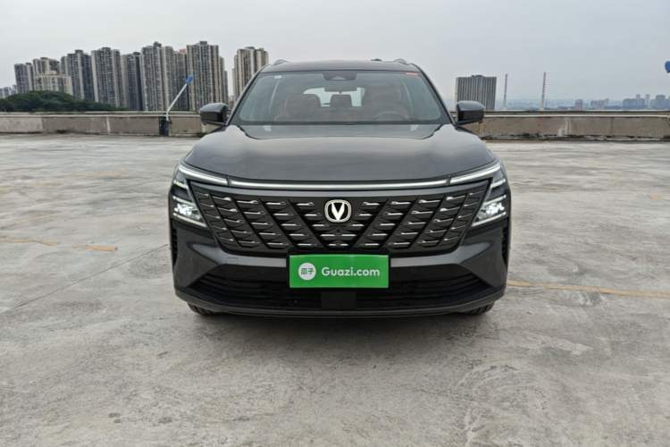 Used CHANGAN CS75 PLUS 2025 4th Generation UItra 2.0T New Blue Whale Smart Intelligent Powertrain Version Front