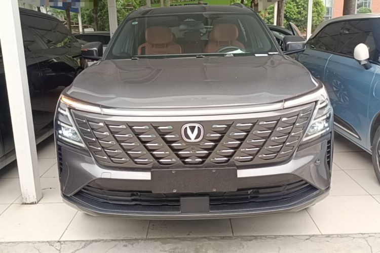 Used CHANGAN CS75 PLUS 2025 4th Generation UItra 2.0T New Blue Whale – Smart & Powerful Version Front