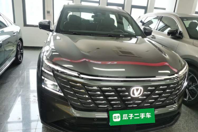 Used CHANGAN CS75 PLUS 2025 4th Generation UItra 2.0T New Blue Whale Smart Intelligent Powertrain Version Front