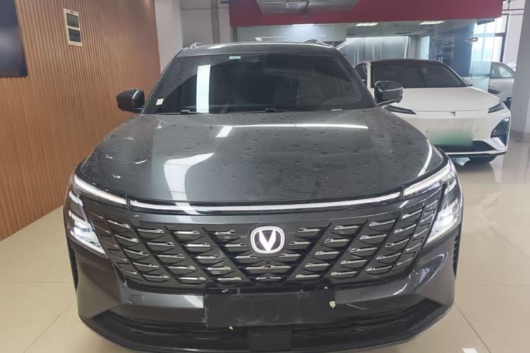 Used CHANGAN CS75 PLUS 2025 4th Generation UItra 2.0T New Blue Whale Smart Intelligent Powertrain Version Front