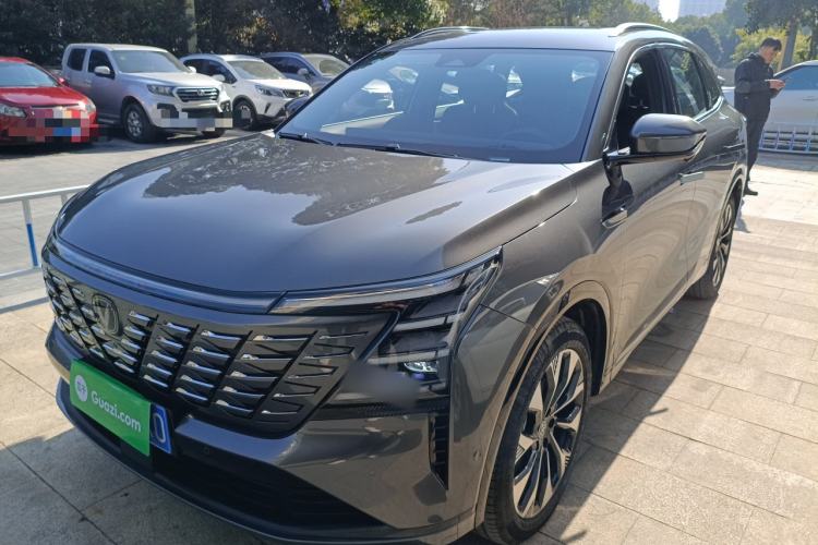 Used CHANGAN CS75 PLUS 2025 4th Generation UItra 2.0T New Blue Whale Smart Intelligent Powertrain Version Front Left 45 Deg