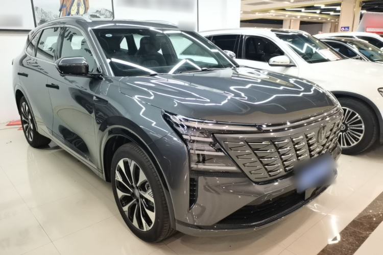 Used CHANGAN CS75 PLUS 2025 4th Generation UItra 2.0T New Blue Whale – Smart & Powerful Version Front Right 45 Deg