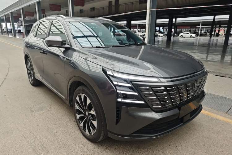 Used CHANGAN CS75 PLUS 2025 4th Generation UItra 2.0T New Blue Whale Engine – Wind Style Front Right 45 Deg