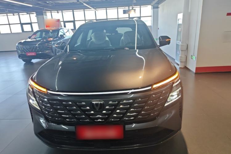 Used CHANGAN CS75 PLUS 2025 4th Generation 1.5T New Blue Whale Smart Flagship Version Front