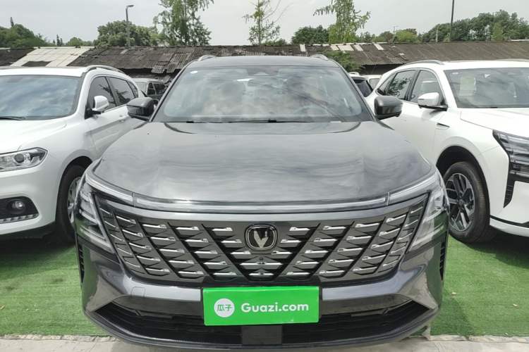 Used CHANGAN CS75 PLUS 2025 Model, 4th Generation 1.5T New Blue Whale Smart Excellence Version Front