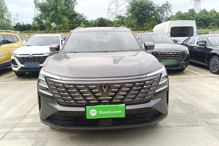 Used CHANGAN CS75 PLUS 2025 4th Generation UItra 2.0T New Blue Whale Smart Intelligent Powertrain Version Front