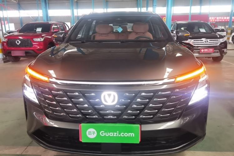 Used CHANGAN CS75 PLUS 2025 4th Generation 1.5T New Blue Whale Smart Luxury Edition Front