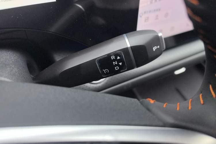 Used CHANGAN CS75 PLUS 2025 4th Generation 1.5T New Blue Whale Smart Flagship Version Gear Lever