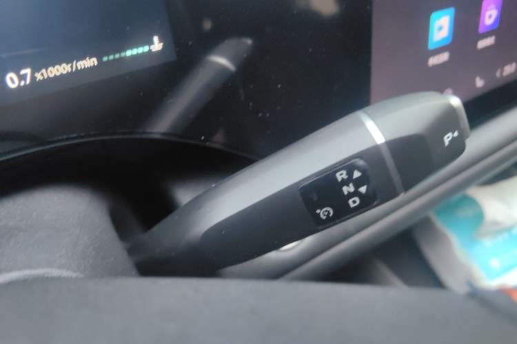 Used CHANGAN CS75 PLUS 2025 4th Generation 1.5T New Blue Whale Smart Luxury Edition Gear Lever