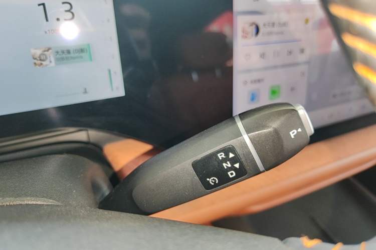 Used CHANGAN CS75 PLUS 2025 4th Generation 1.5T New Blue Whale Smart Luxury Edition Gear Lever