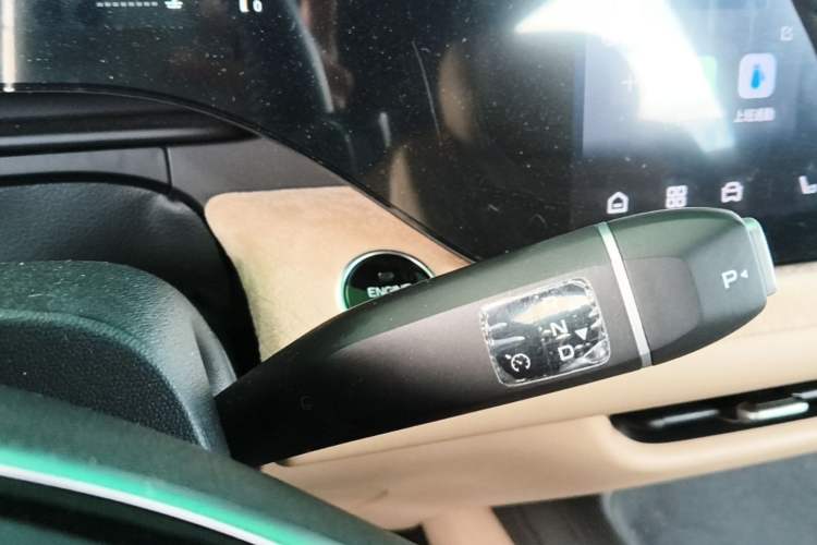 Used CHANGAN CS75 PLUS 2025 4th Generation UItra 2.0T New Blue Whale Smart Intelligent Powertrain Version Gear Lever
