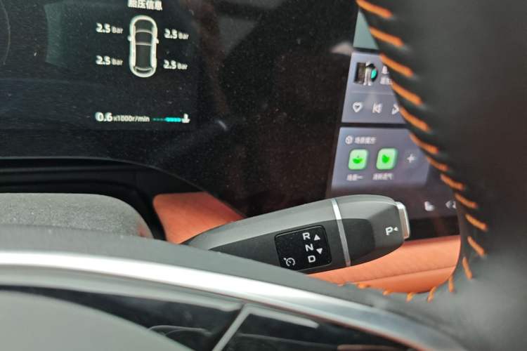 Used CHANGAN CS75 PLUS 2025 4th Generation UItra 2.0T New Blue Whale Smart Intelligent Powertrain Version Gear Lever