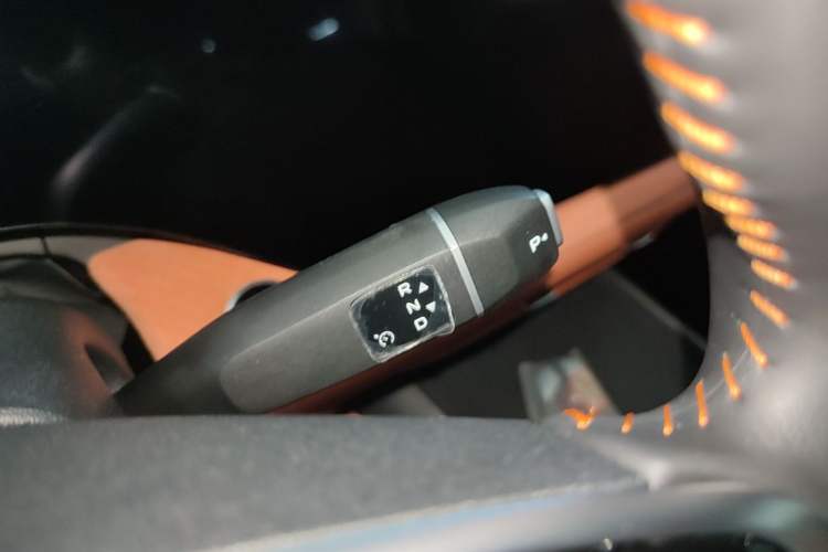 Used CHANGAN CS75 PLUS 2025 4th Generation UItra 2.0T New Blue Whale – Smart & Powerful Version Gear Lever