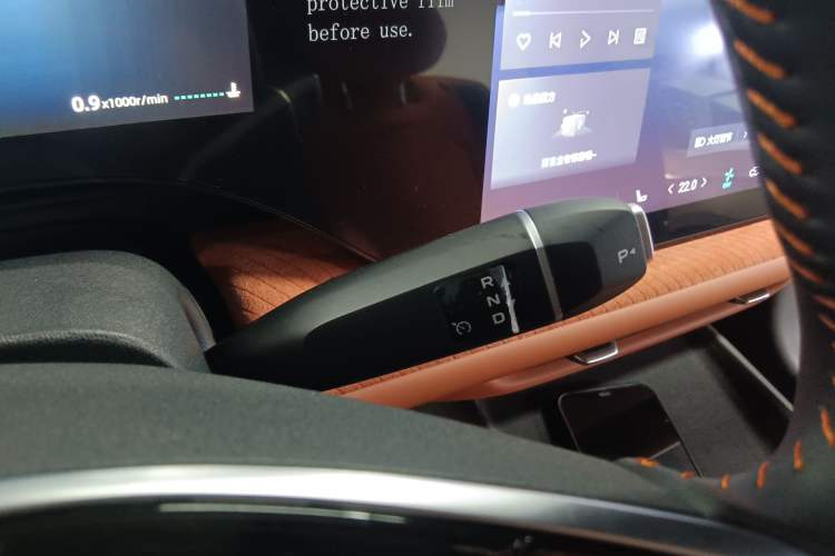 Used CHANGAN CS75 PLUS 2025 4th Generation 1.5T New Blue Whale Smart Luxury Edition Gear Lever