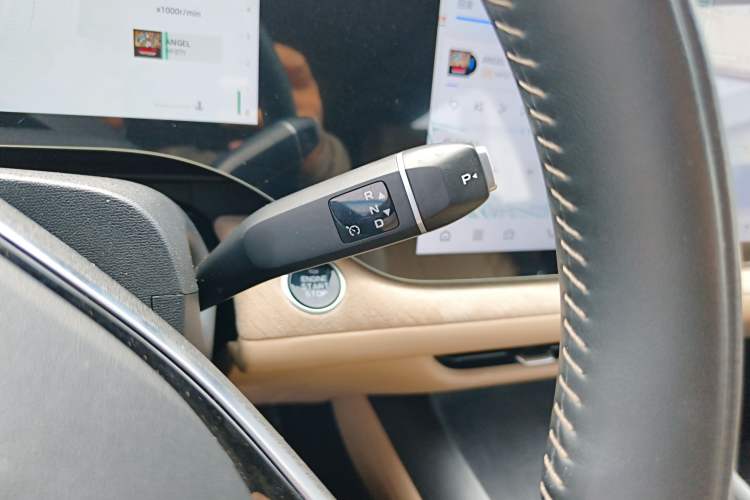 Used CHANGAN CS75 PLUS 2025 4th Generation 1.5T New Blue Whale Smart Luxury Edition Gear Lever