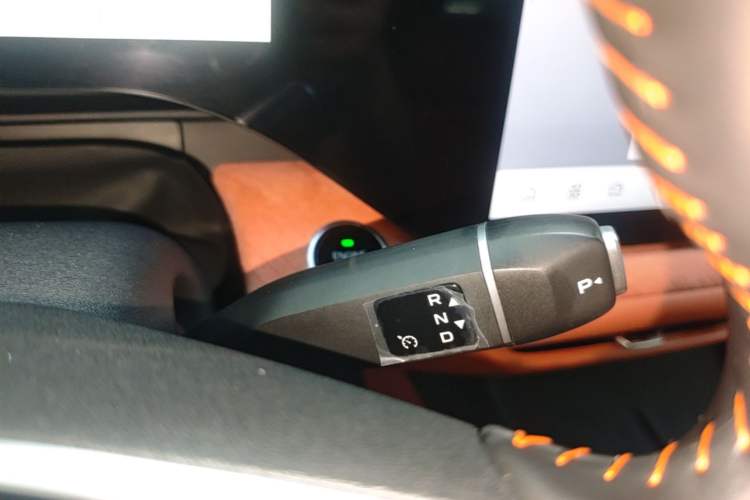 Used CHANGAN CS75 PLUS 2025 4th Generation 1.5T New Blue Whale Smart Luxury Edition Gear Lever