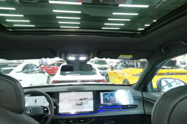 Used CHANGAN CS75 PLUS 2025 4th Generation UItra 2.0T New Blue Whale Smart Intelligent Powertrain Version Headliner