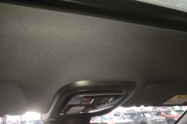 Used CHANGAN CS75 PLUS 2025 4th Generation 1.5T New Blue Whale Smart Luxury Edition Headliner