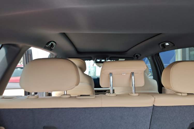 Used CHANGAN CS75 PLUS 2025 4th Generation 1.5T New Blue Whale Smart Luxury Edition Headliner