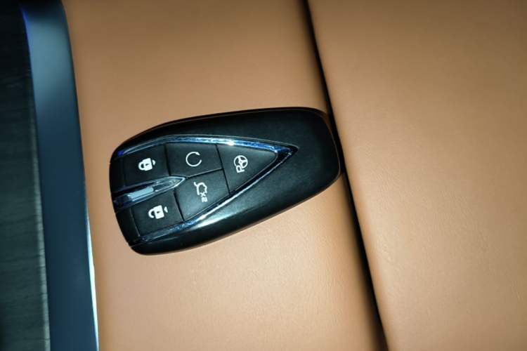 Used CHANGAN CS75 PLUS 2025 4th Generation 1.5T New Blue Whale Smart Flagship Version Interior 1