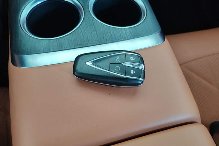 Used CHANGAN CS75 PLUS 2025 4th Generation 1.5T New Blue Whale Smart Luxury Edition Interior 1