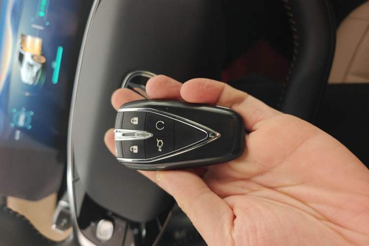 Used CHANGAN CS75 PLUS 2025 4th Generation 1.5T New Blue Whale Smart Luxury Edition Interior 1