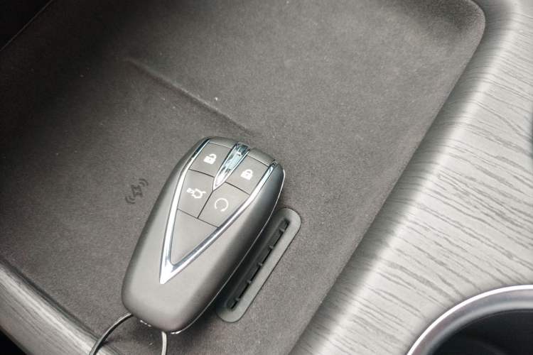 Used CHANGAN CS75 PLUS 2025 4th Generation UItra 2.0T New Blue Whale – Smart & Powerful Version Interior 1