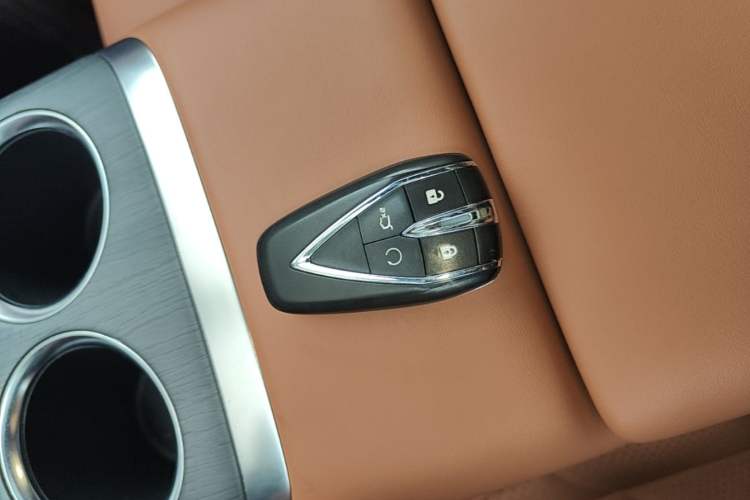 Used CHANGAN CS75 PLUS 2025 4th Generation 1.5T New Blue Whale Smart Luxury Edition Interior 1