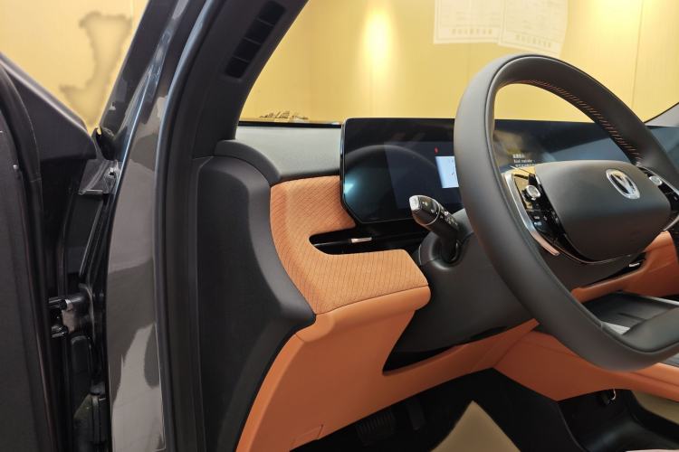 Used CHANGAN CS75 PLUS 2025 4th Generation 1.5T New Blue Whale Smart Luxury Edition Interior 10
