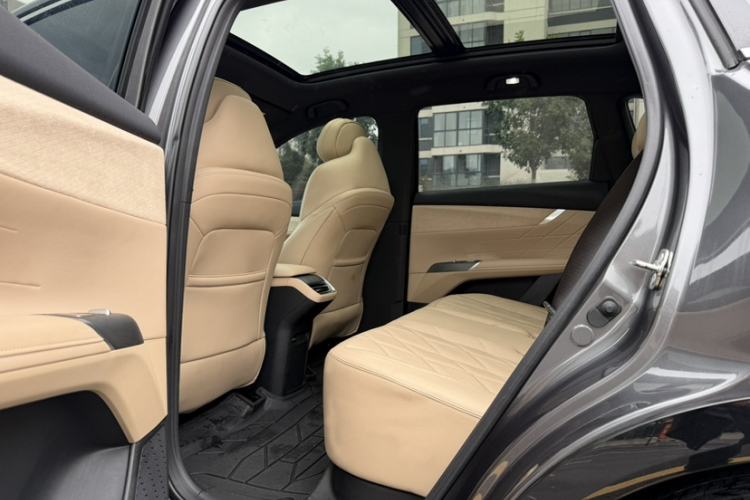 Used CHANGAN CS75 PLUS 2025 4th Generation 1.5T New Blue Whale Smart Luxury Edition Interior 2