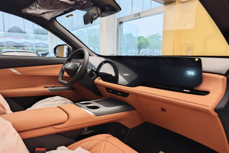 Used CHANGAN CS75 PLUS 2025 4th Generation 1.5T New Blue Whale Smart Luxury Edition Interior 2
