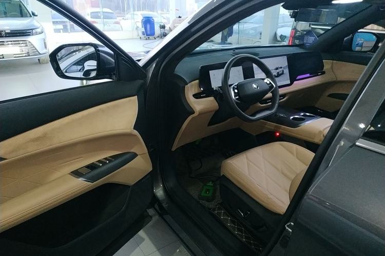 Used CHANGAN CS75 PLUS 2025 4th Generation 1.5T New Blue Whale Smart Flagship Version Interior 2