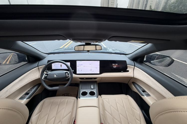 Used CHANGAN CS75 PLUS 2025 4th Generation 1.5T New Blue Whale Smart Luxury Edition Interior 3