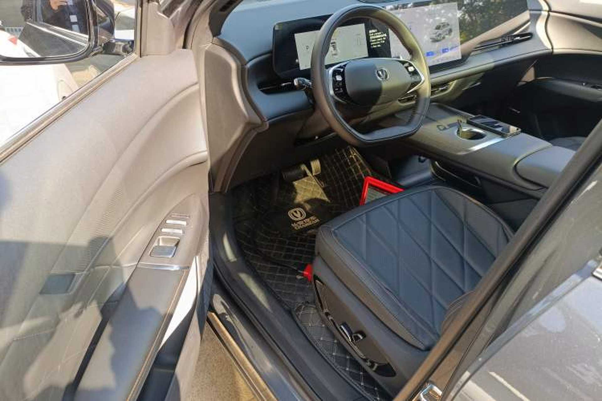 Used CHANGAN CS75 PLUS 2025 4th Generation UItra 2.0T New Blue Whale Smart Intelligent Powertrain Version Interior 3