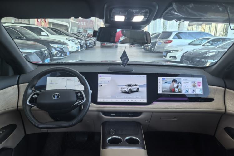 Used CHANGAN CS75 PLUS 2025 4th Generation 1.5T New Blue Whale Smart Flagship Version Interior 4