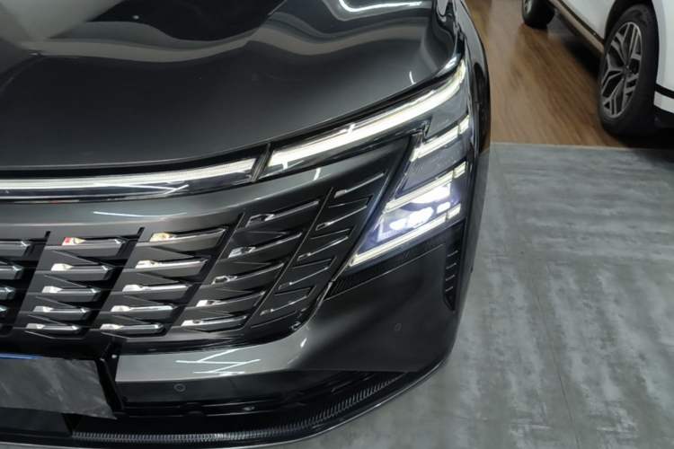 Used CHANGAN CS75 PLUS 2025 4th Generation 1.5T New Blue Whale Smart Flagship Version Left Front Headlight