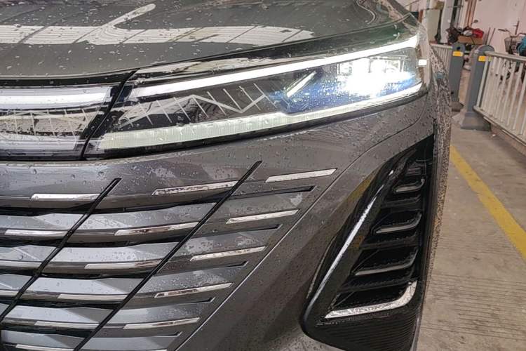 Used CHANGAN CS75 PLUS 2025 Model, 3rd Generation Champion Edition 1.5T Jinghang Version Left Front Headlight
