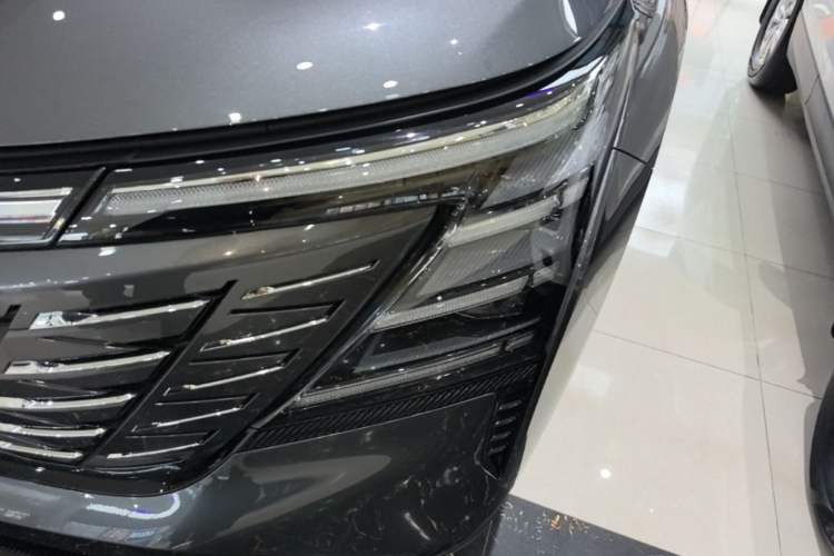 Used CHANGAN CS75 PLUS 2025 4th Generation 1.5T New Blue Whale Smart Whale Enjoyment Edition Left Front Headlight
