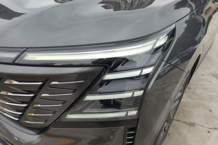 Used CHANGAN CS75 PLUS 2025 4th Generation 1.5T New Blue Whale Smart Flagship Version Left Front Headlight