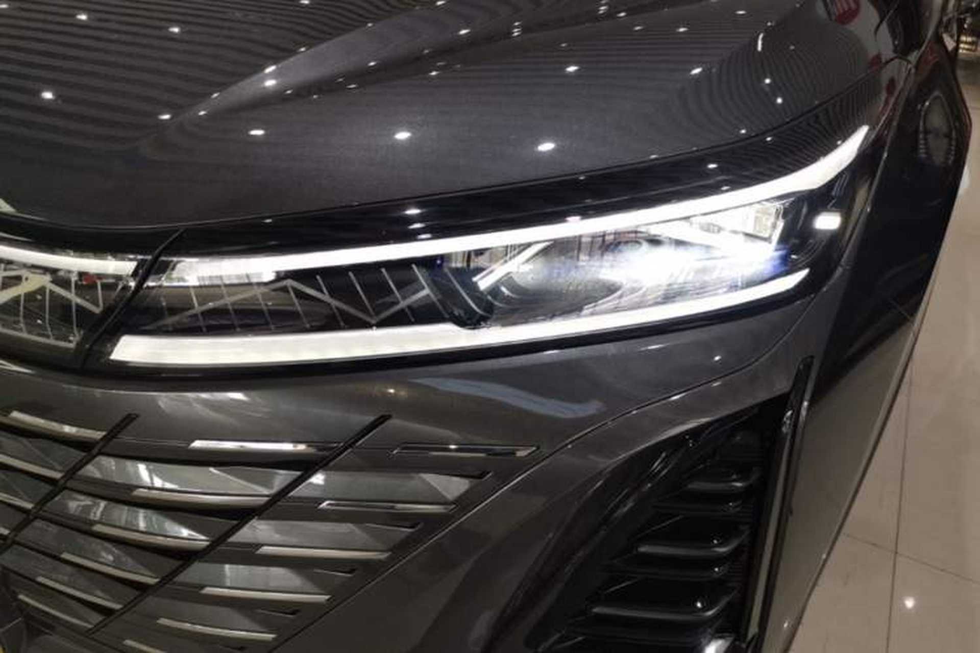 Used CHANGAN CS75 PLUS 2025 Model, 3rd Generation Champion Edition 1.5T Jinghang Version Left Front Headlight