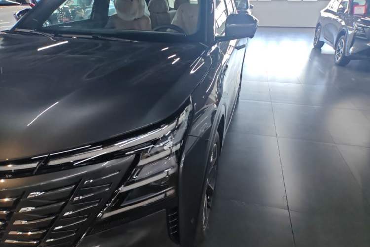 Used CHANGAN CS75 PLUS 2025 4th Generation 1.5T New Blue Whale Smart Flagship Version Left Front Headlight