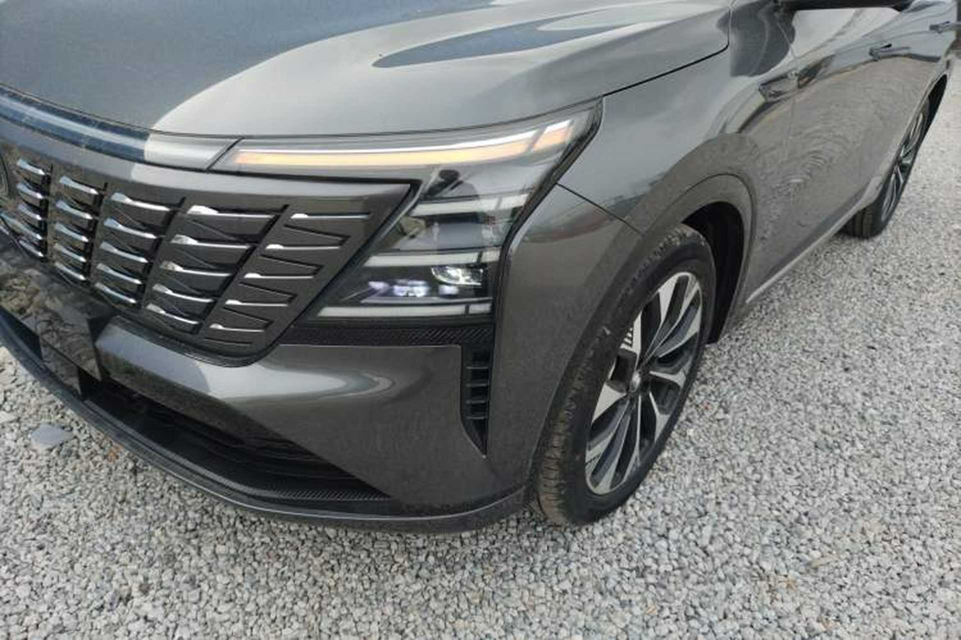 Used CHANGAN CS75 PLUS 2025 4th Generation UItra 2.0T New Blue Whale – Smart & Powerful Version Left Front Headlight