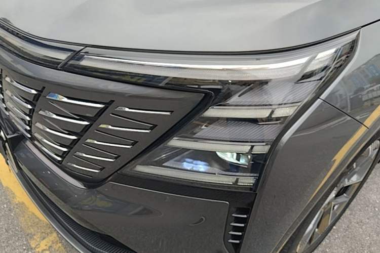 Used CHANGAN CS75 PLUS 2025 4th Generation 1.5T New Blue Whale Smart Luxury Edition Left Front Headlight