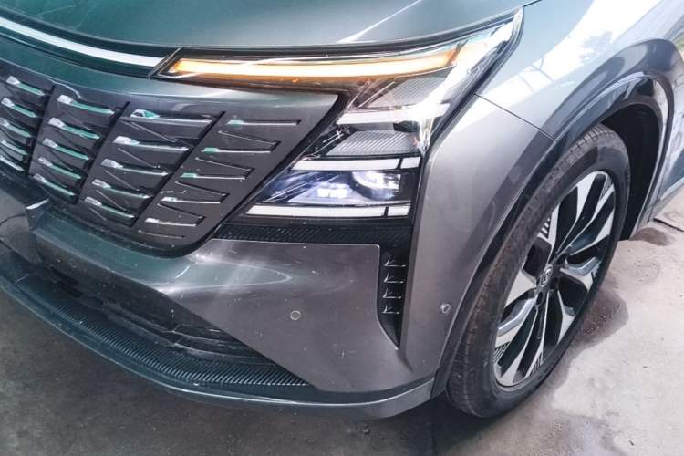 Used CHANGAN CS75 PLUS 2025 4th Generation UItra 2.0T New Blue Whale Smart Intelligent Powertrain Version Left Front Headlight